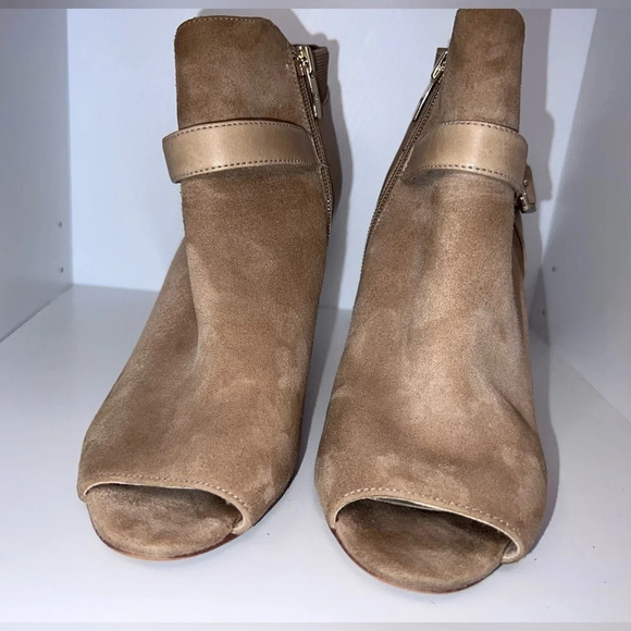Marc Fisher, 8M, Shimmee Peep Toe Camel Suede Leather Zip/buckle ankle bootie - Picture 4 of 11